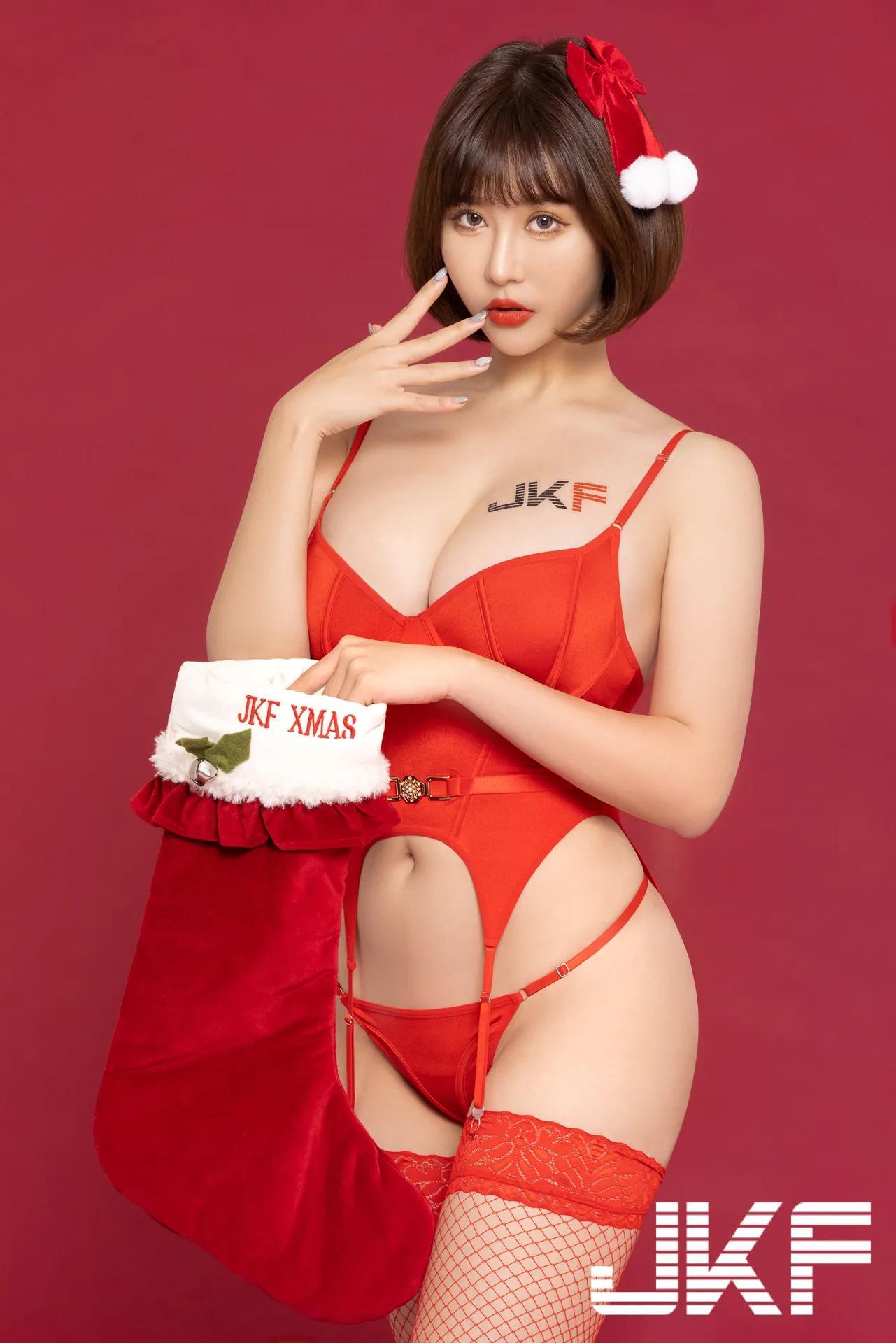 JKF女郎平安夜挺「火红蜜桃」报福音　性感吊带袜太惹火(11)