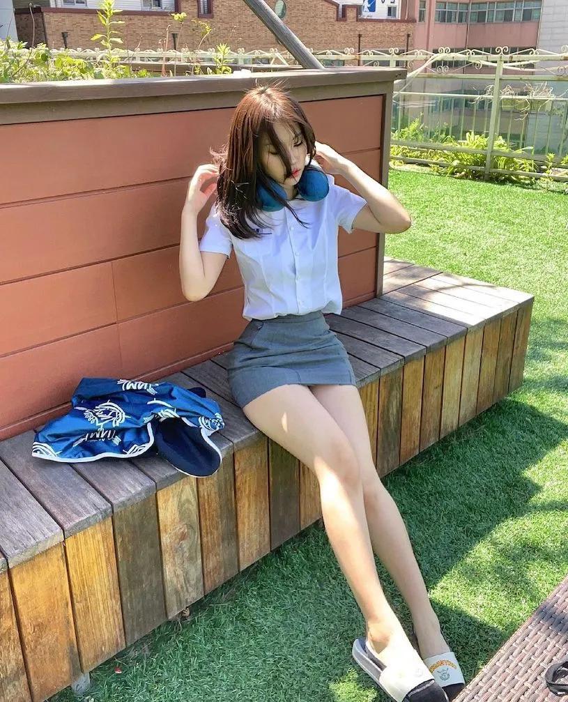 天生自带骚气的「18岁私校正妹」，发育很好「根本看不出是学生」！-小湿妹图(7)