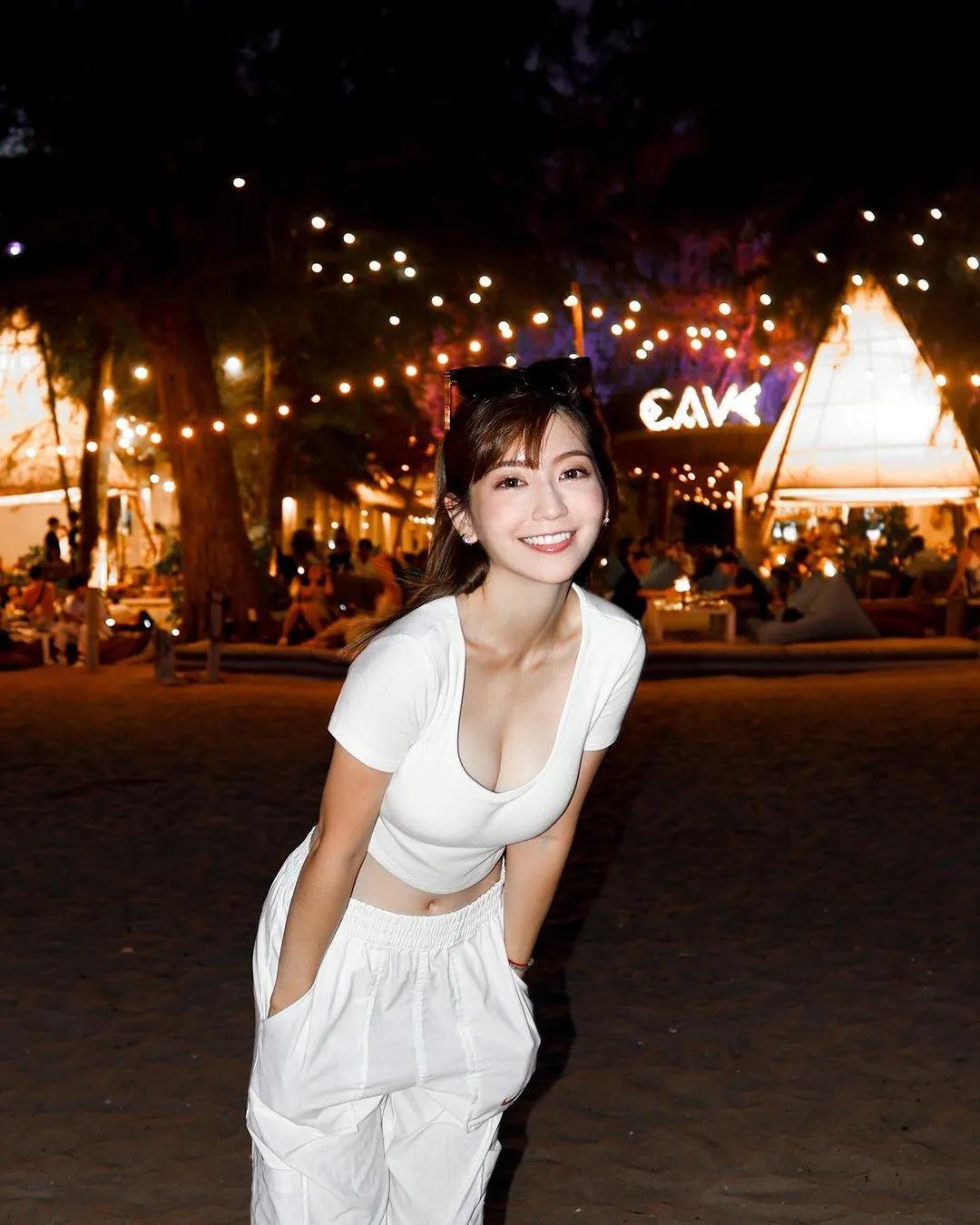 气质美女「拔辣」大眼电力十足 一笑就能勾人心魂(16)