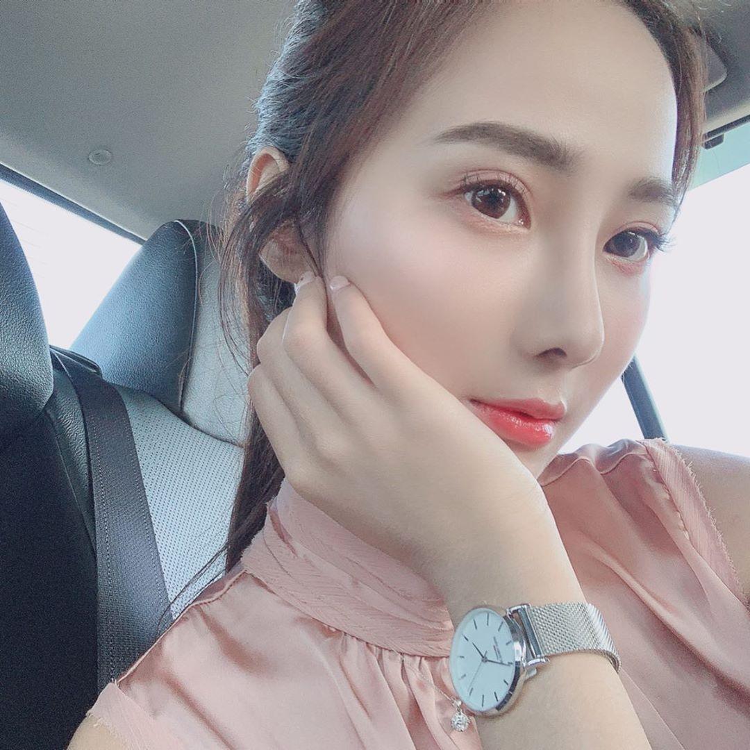 Lynne雨玄 甜美妹身材太暴力 脸x胸x腿全满分：我恋爱了(17)