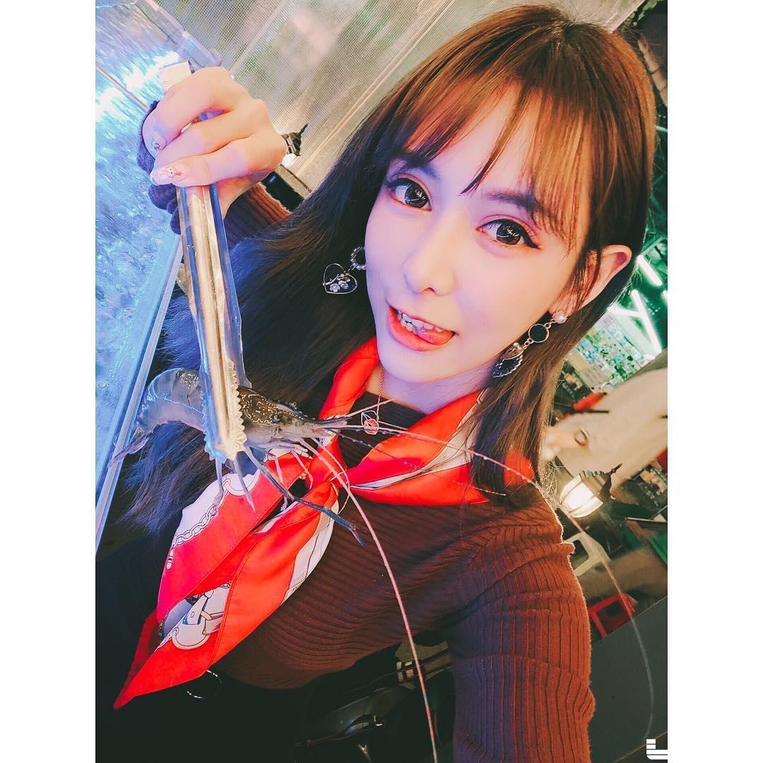 超级D的一双美峰！台科之花「爱佳奈Alina」的事业超深，料子更是丰厚无比！-小湿妹图(17)