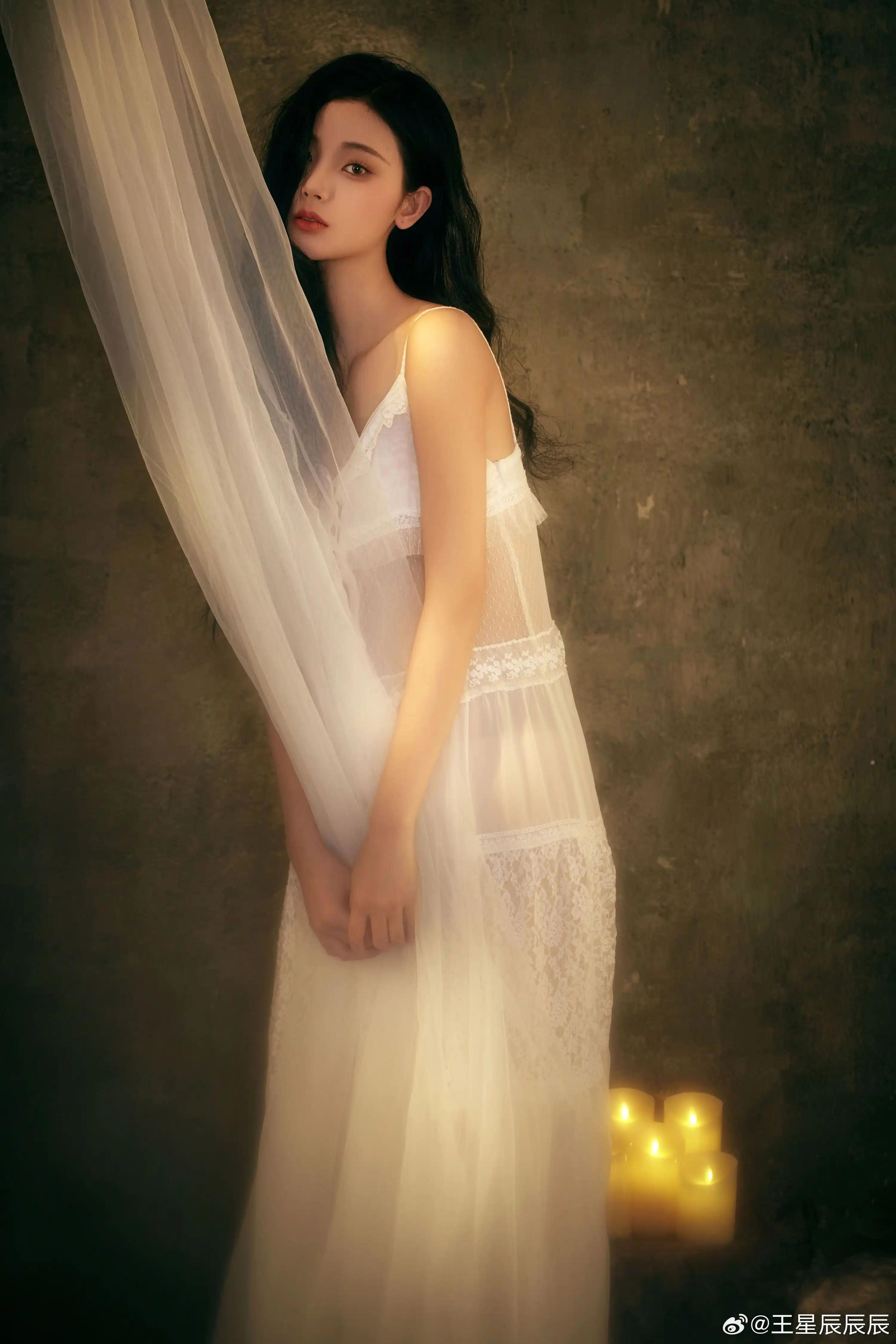 朦胧烛光映照你绝美容颜—王星辰[高清套图](6)