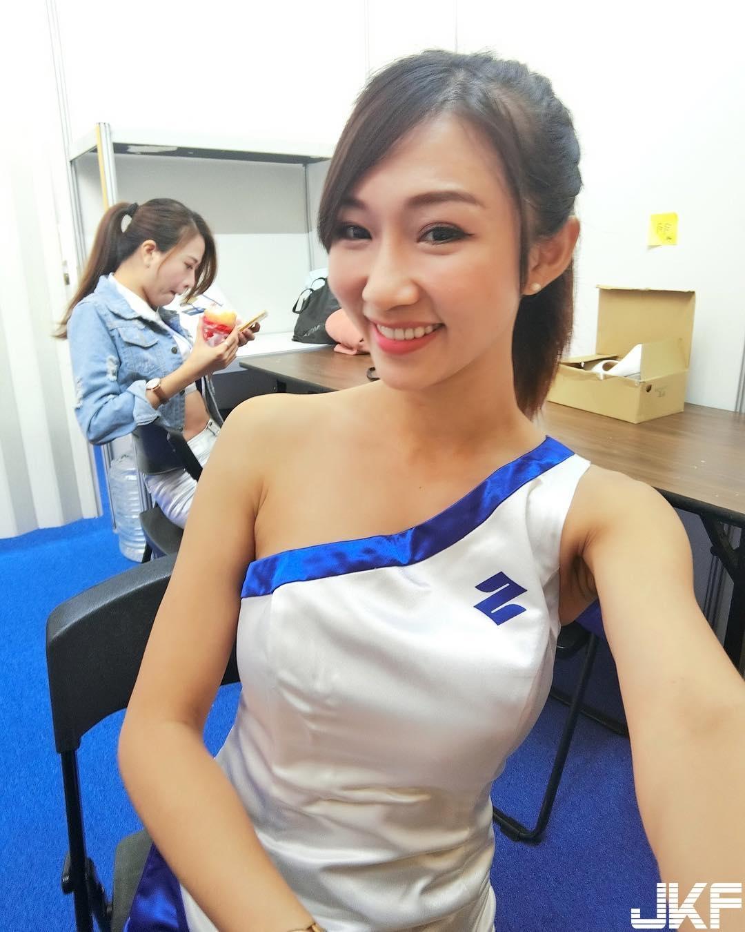 房仲高峰会惊见「性感女主持」…正妹「丁小羽」凶狠身材让粉丝直喊：年后转职了！(15)