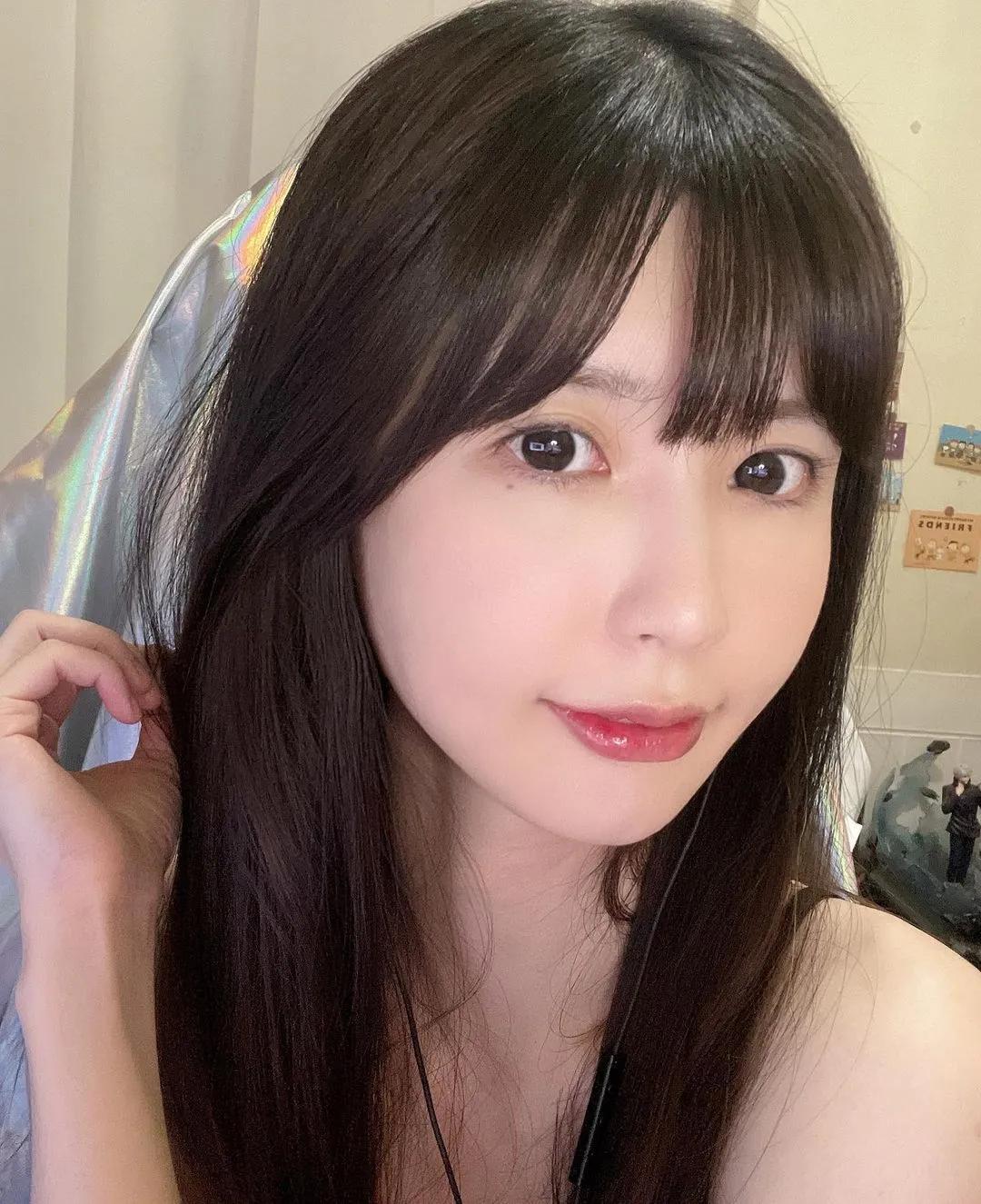 甜美系实况主「纯纯Abby」大露胸前雪乳 看了鼻血直流(5)