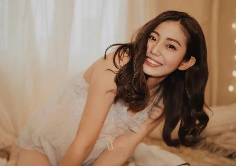 21岁抖音网红麻豆「乳量凶凶」，火辣南半球「溢出比基尼」！-小湿妹图(10)