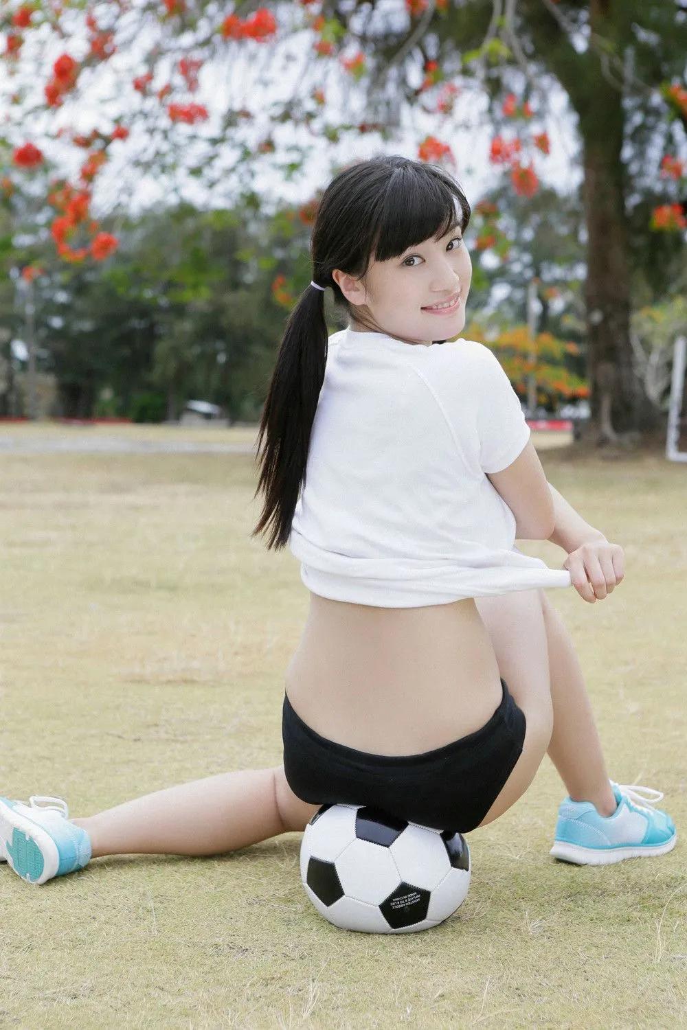 高桥圣子 Takahashi Shoko 写真集『Gカップで、パイ返しだ！ちゅーの！！』(112)