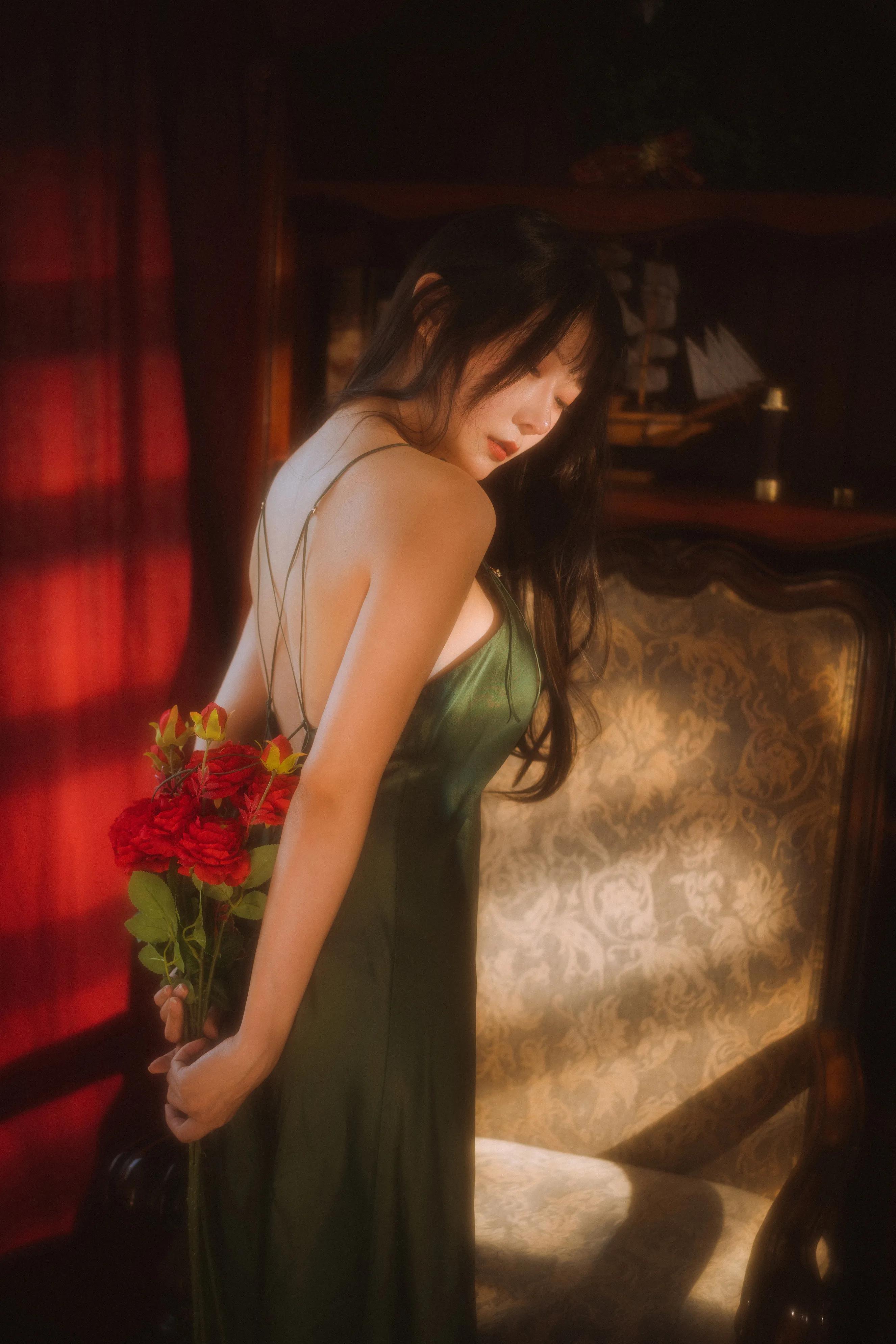 香草喵露露《绿色洋装》美人气息呼之欲出(44)