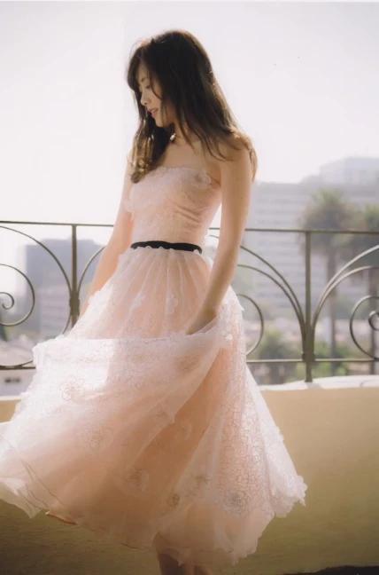 白石麻衣WHITE graph 001寫真集 (195P)(65)