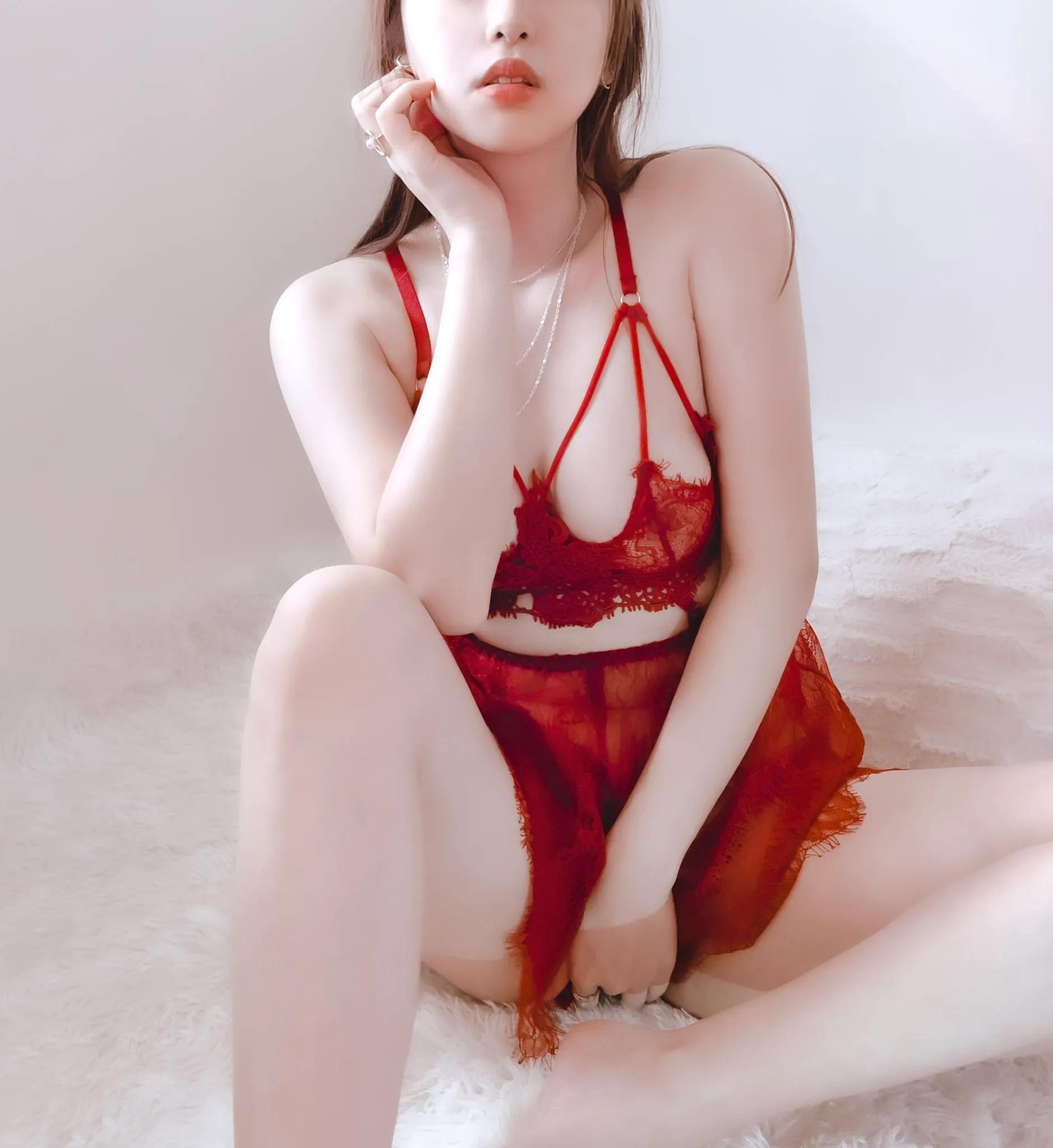 地方人妻守空闺不满足　色气胴体线上讨拍！坚持不露脸…给老公保留尊严(2)