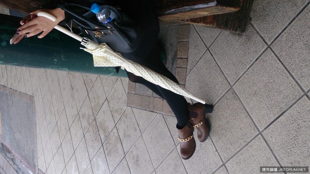 在寒风里又下著雨真的很不舒服(13)