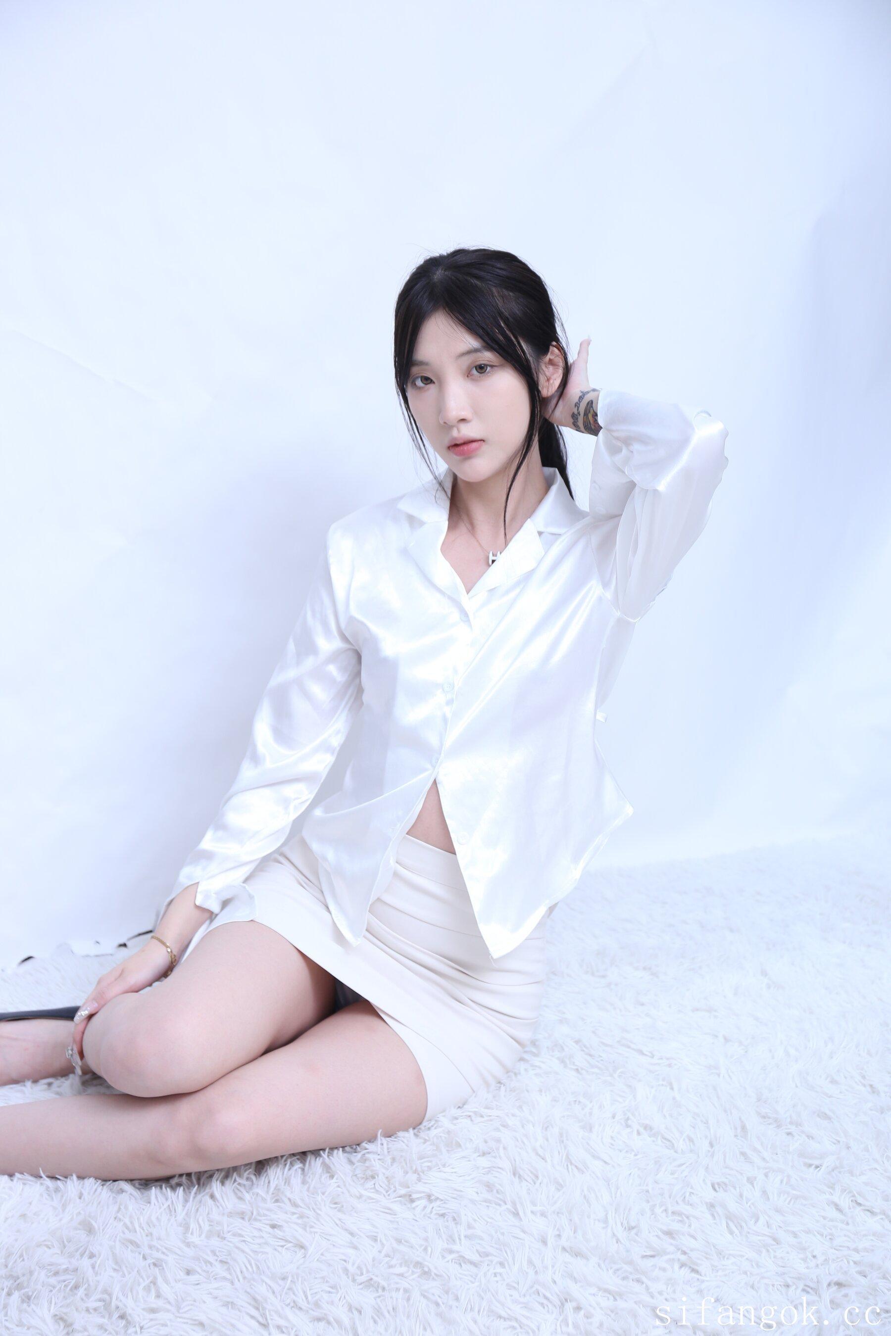 国模套图 国模佳菲人体私拍套图(212)