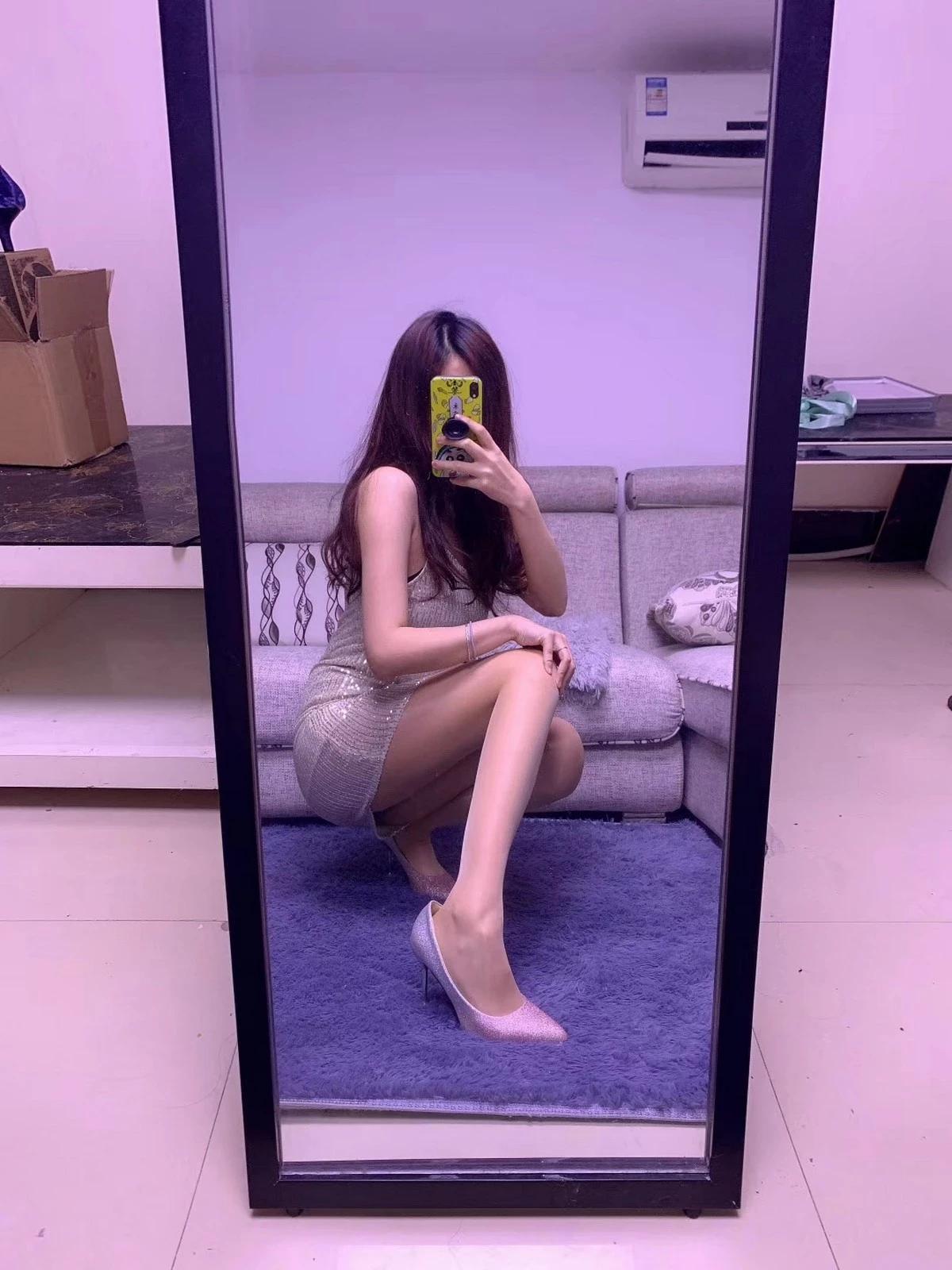 美少女提襪微信朋友圈資源合集精選私房性感自拍絲襪系列秀美腿玉足迷人寫真150P(12)