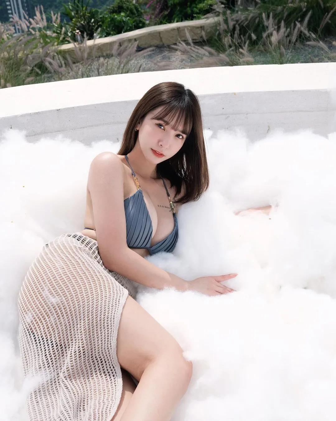 啦啦队女神「张雅涵Kimi」万恶好身材让人看了血脉贲张(4)