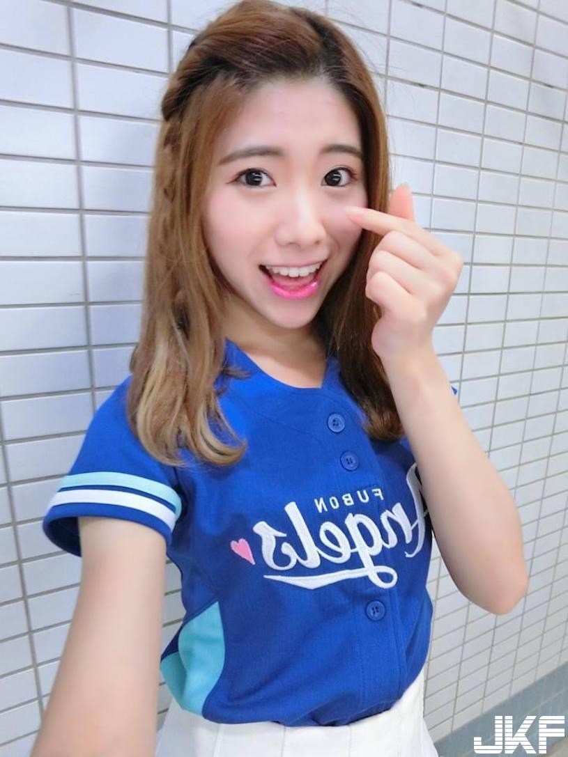 活力运动甜心！　萌萌外表超疗愈，脱下球衣也好正喔！(12)