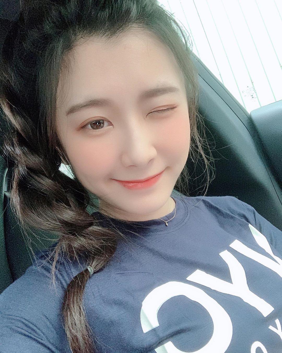 陆子玄Lois 童颜虎牙神复制....网：笑容甜到爆(8)