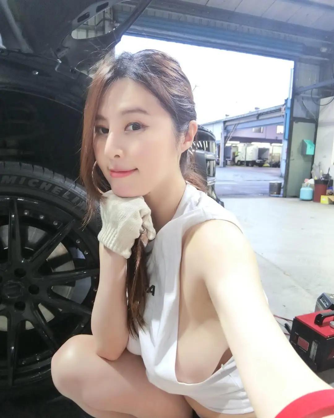 「Kelly张永歆」饱满乳量溢出 雪白深沟(16)