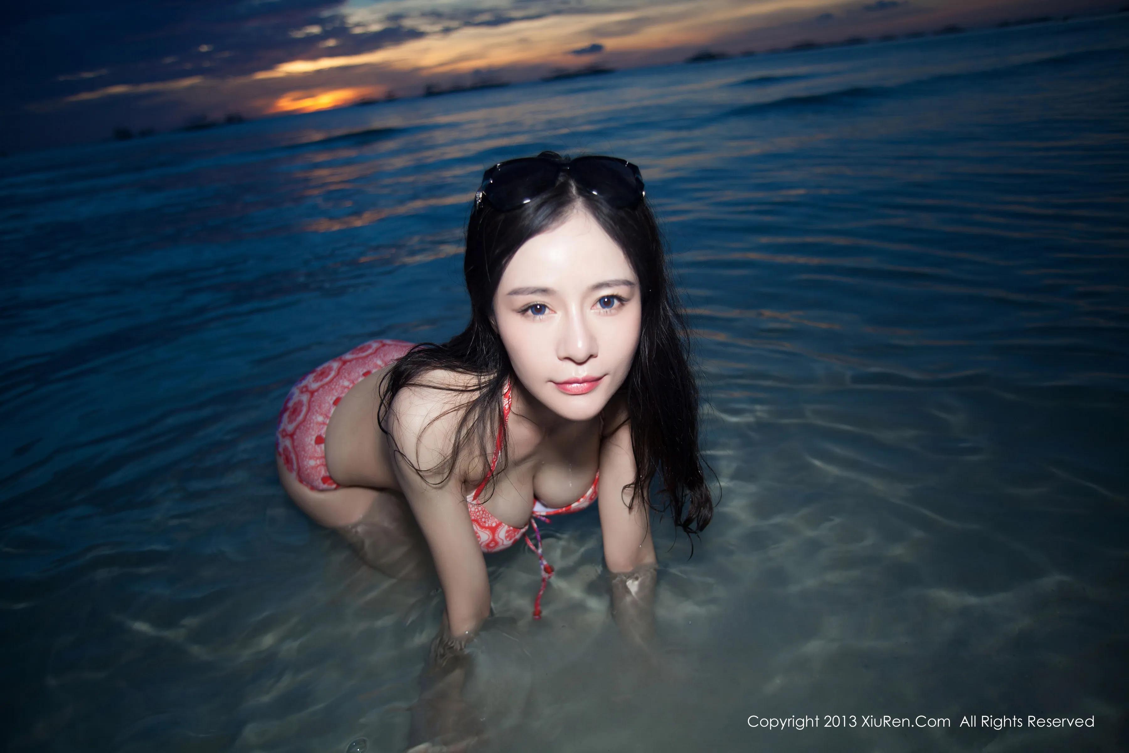 妹子度假照「性感连发」nancy小姿海边比基尼一套接一套(34)