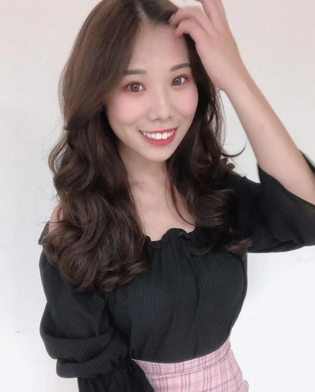 JESSY 贤淑气质下却有超杀SSR级身材