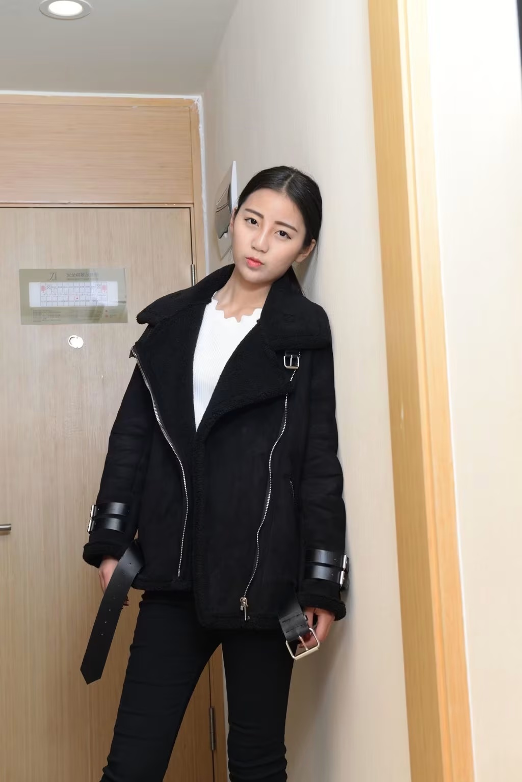 [Private Photoshoot] 唐婉： 長腿纖腰學生妹 全尺度私拍 (176 photos) - ( Page 1 / 9 )(144)