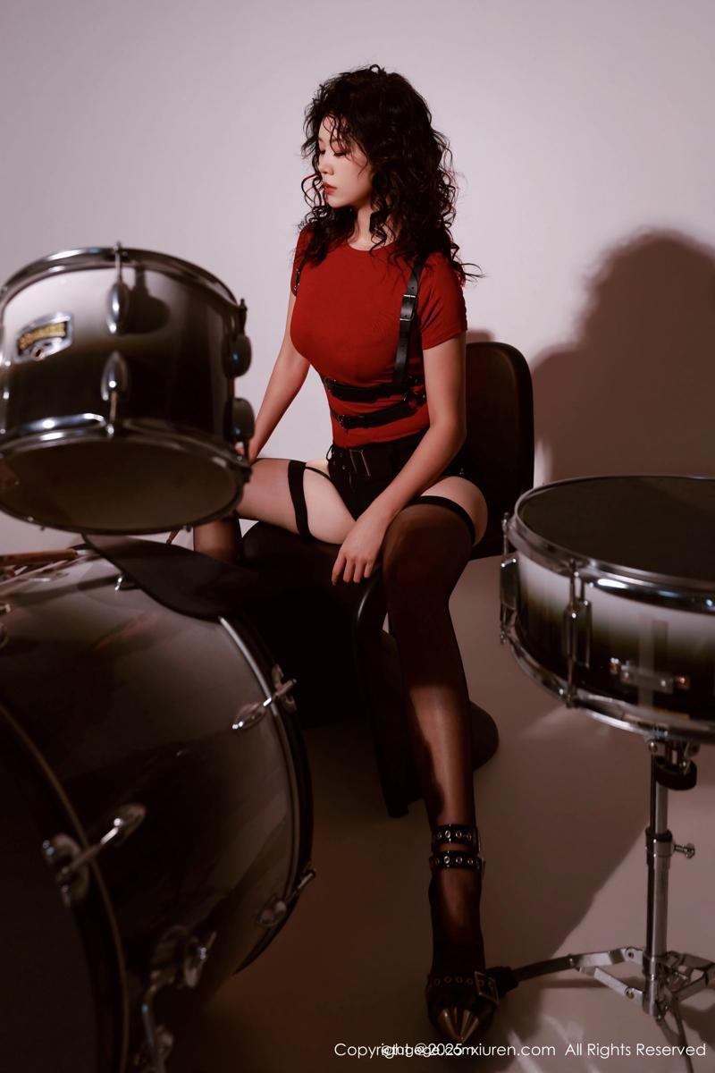 [XiuRen秀人网] 2025.12.04 No.11066 玫瑰我爱你(13)