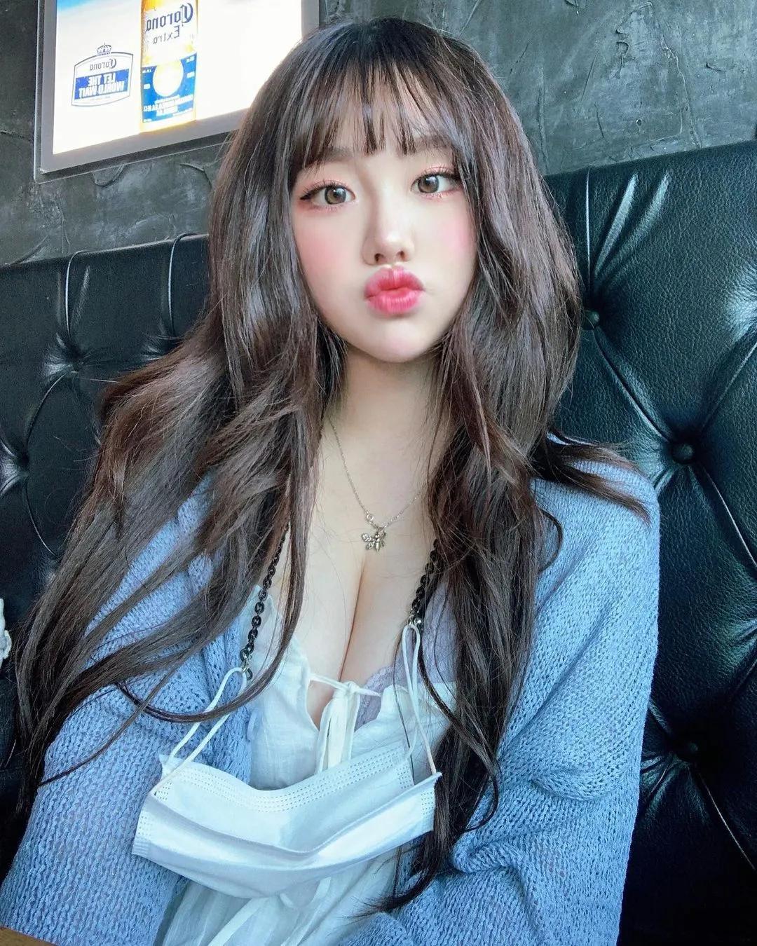 超级能藏！韩国少女外套一脱蹦出「惊人乳量」　看不出来这么凶-小湿妹图(7)