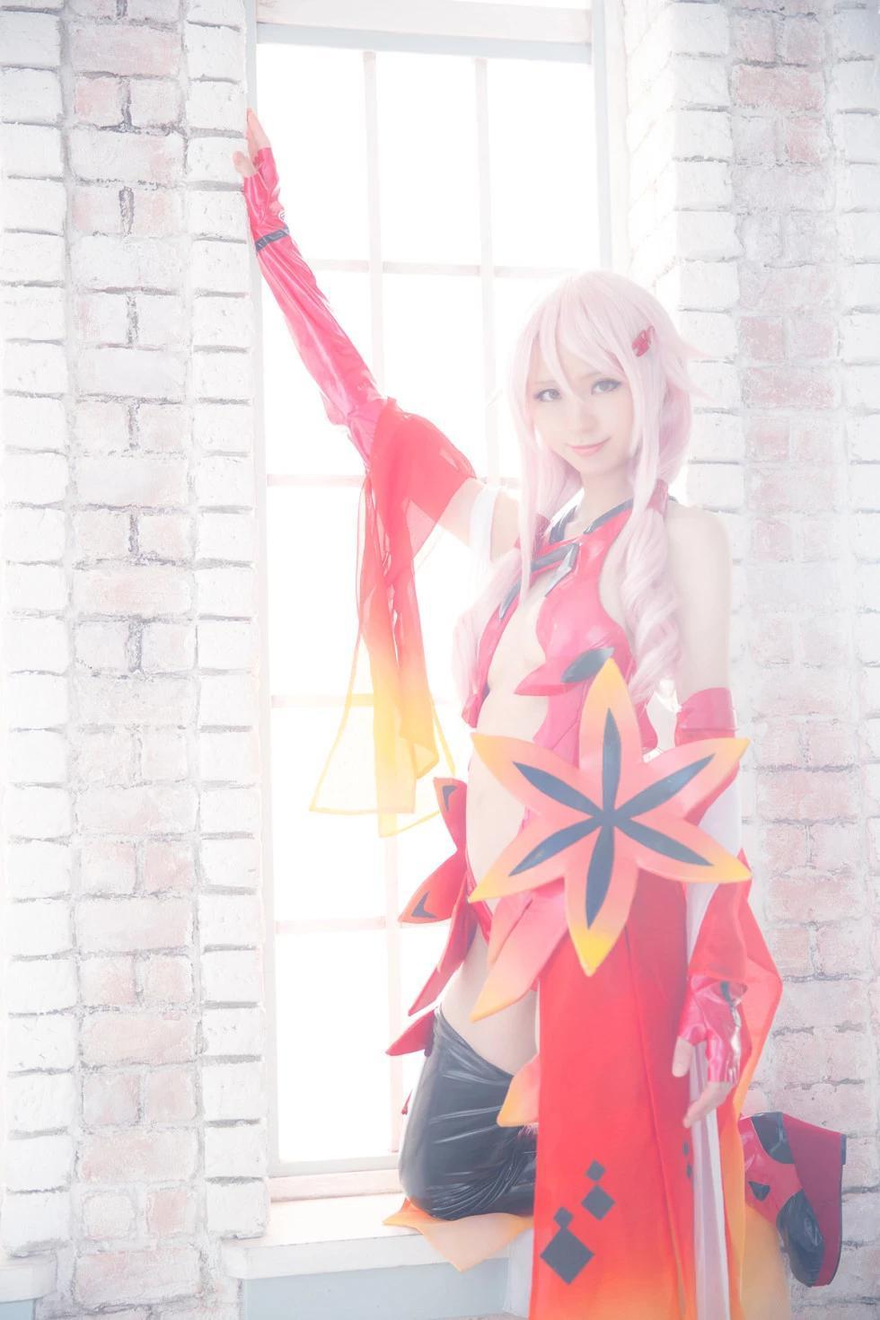 [Cosplay精選]Cosplay真人CelleQuiPriePourDemanderLePardon萌妹子寫真350P(154)