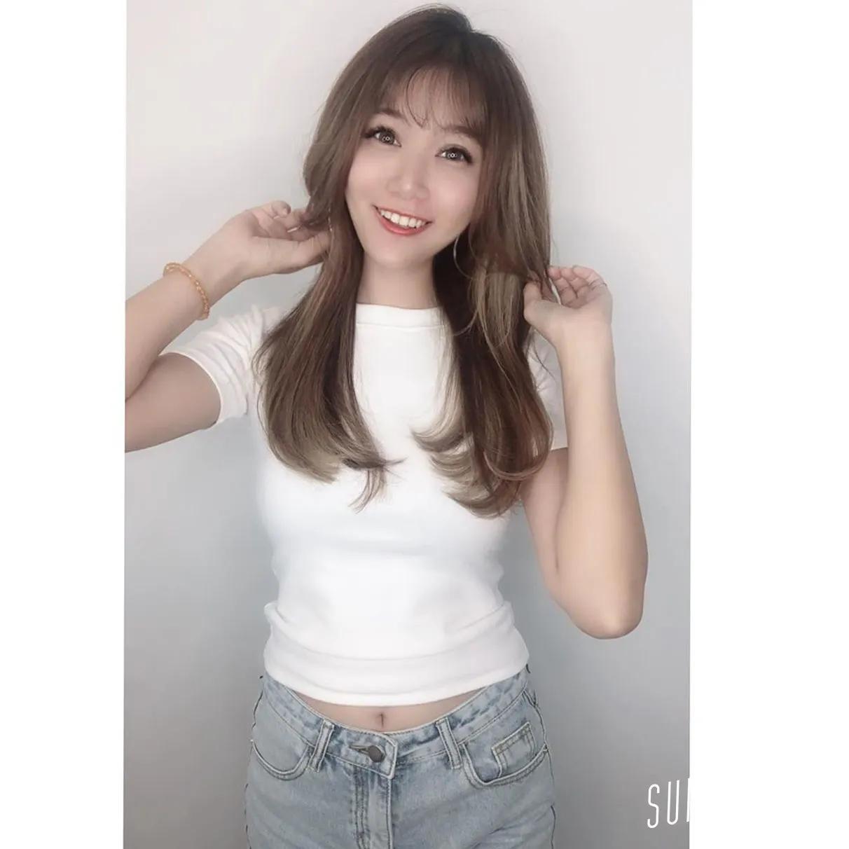 陈菱、长荣空姐笑容甜美好吸睛，比基尼侧露刺青好性感！(2)