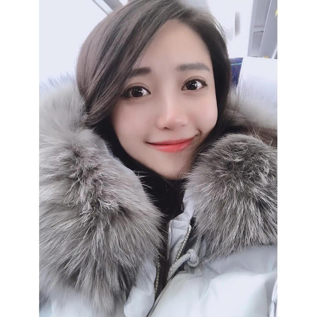 Winnie Lee李威妮 浓眉大眼空姐微笑好迷人(8)