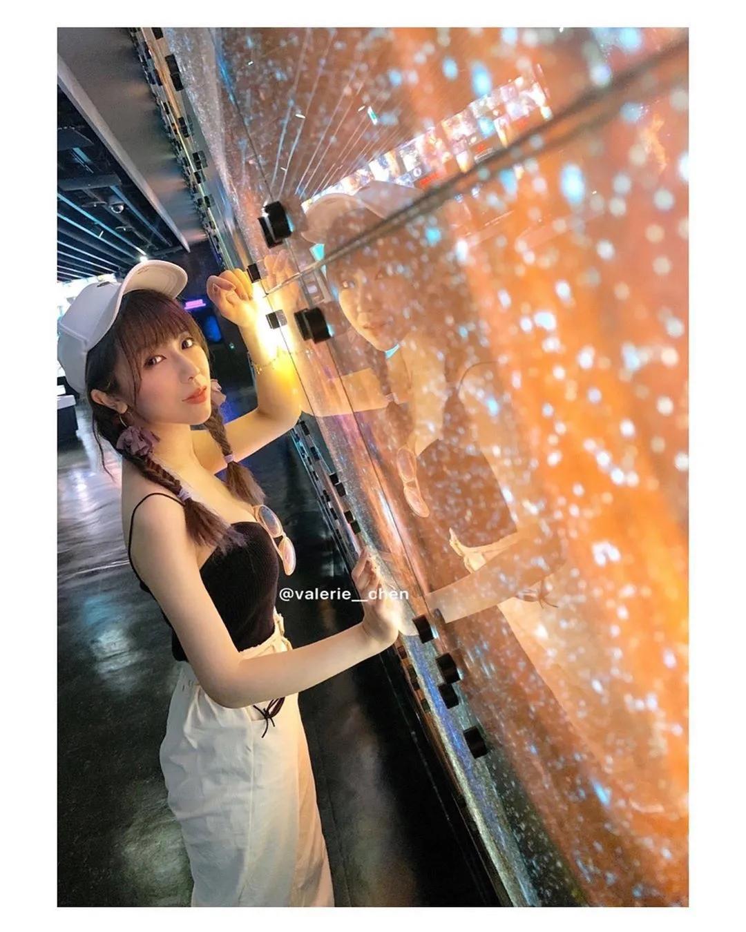 Valerie x 鸭鸭 雪肌奶小露性感....身材有够夭寿(5)