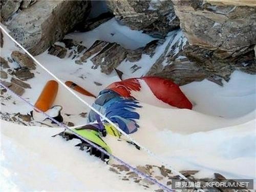 进入前请深思：珠峰上的每具干尸都有个故事(8)