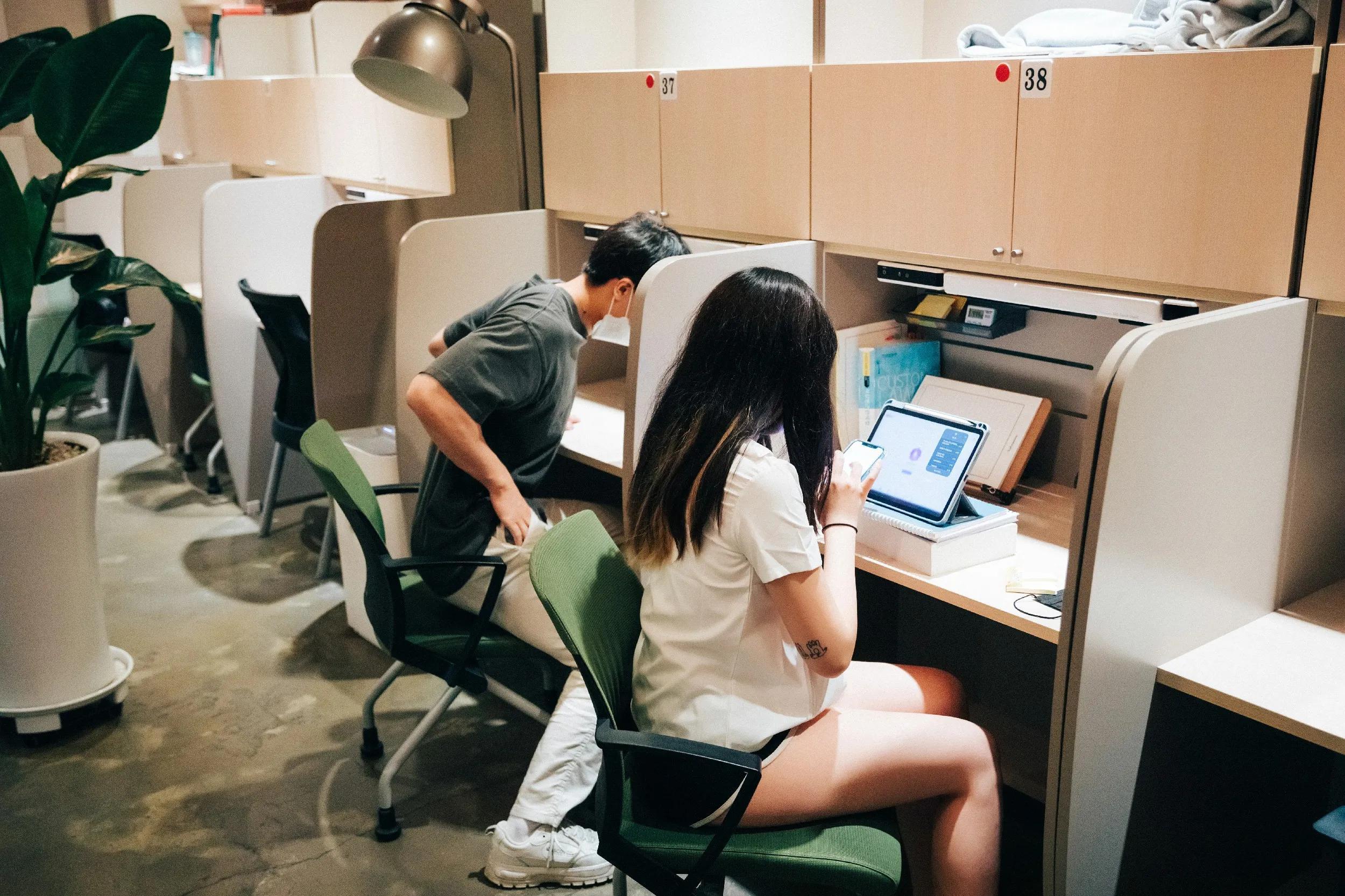 [Loozy] Sonson (손손) - Reading Room(1)