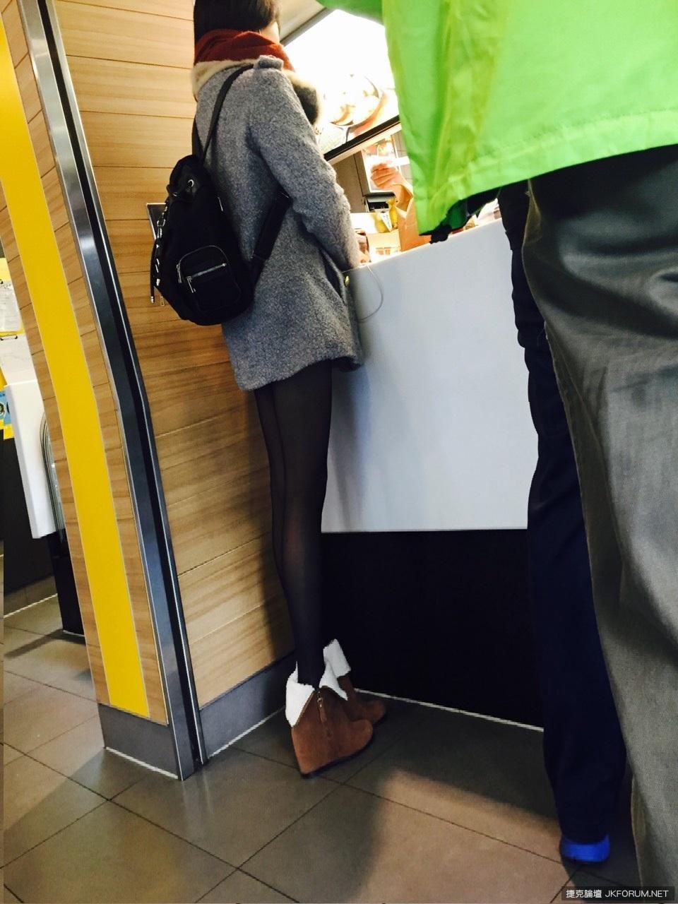 街拍诱人美腿(1)