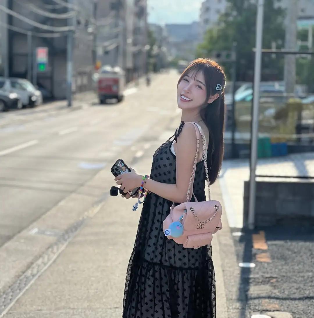 「Naomi_奶油米」洋娃娃外型超甜美 令人著迷(15)