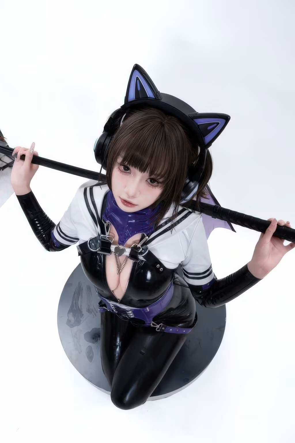 柒柒身著白棚膠衣的魅惑時刻(17)