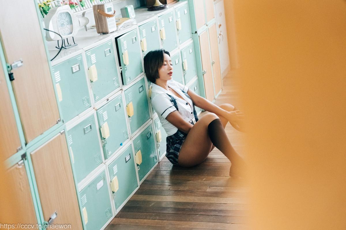 [Loozy] Booty Queen – Gal in a Shool Warehouse(36)