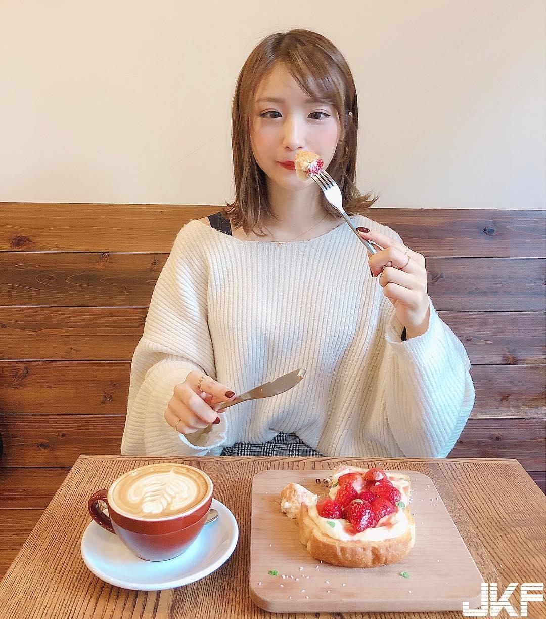 就爱看妳吃！吃货型正妹「伊藤爱真」大口咀嚼吃相超可爱，萌宠视角让男粉大喊冻未条～-小湿妹图(18)