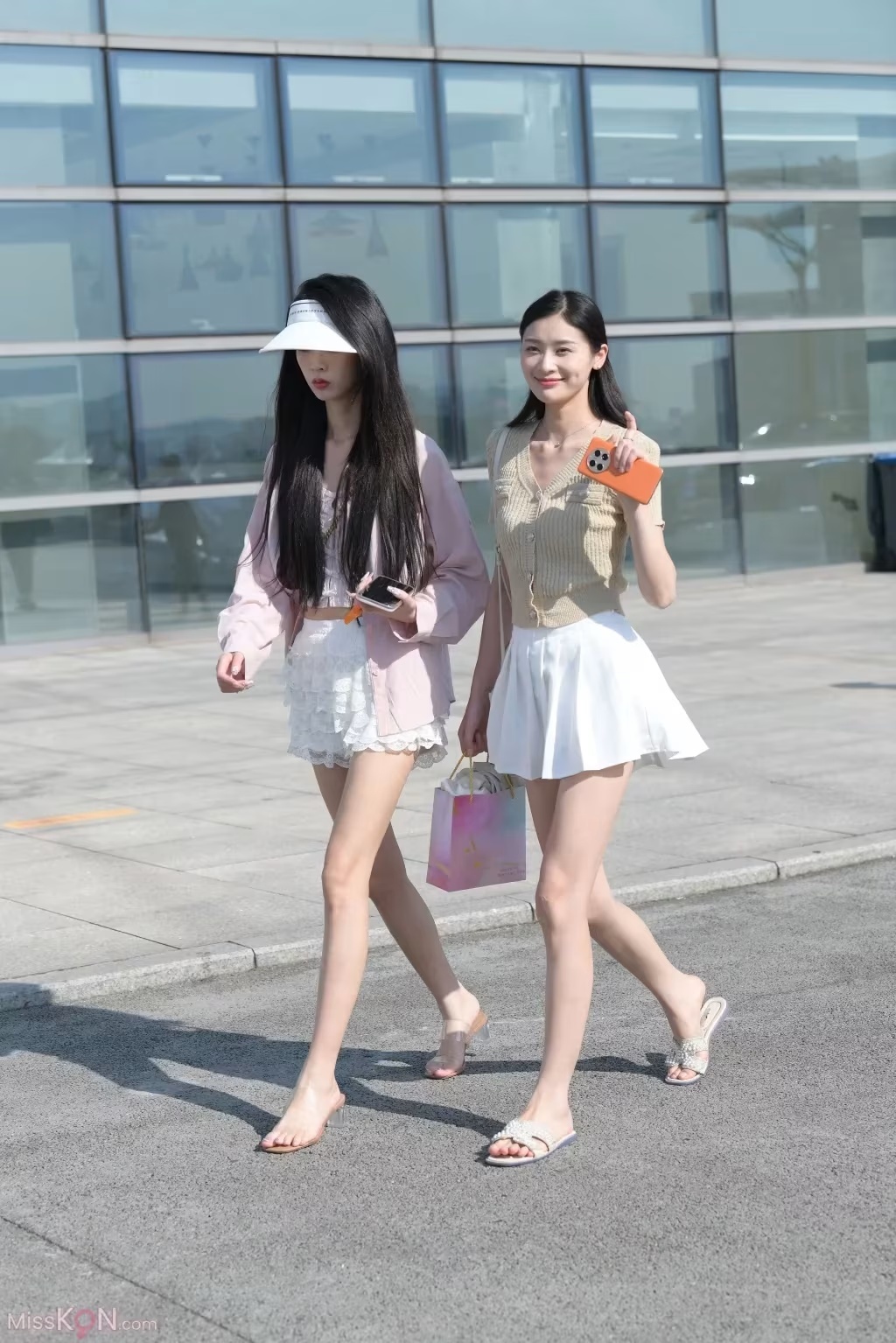 [精選街拍作品] No.4726 – 4740 (2147 photos) - ( Page 1 / 12 )(16)