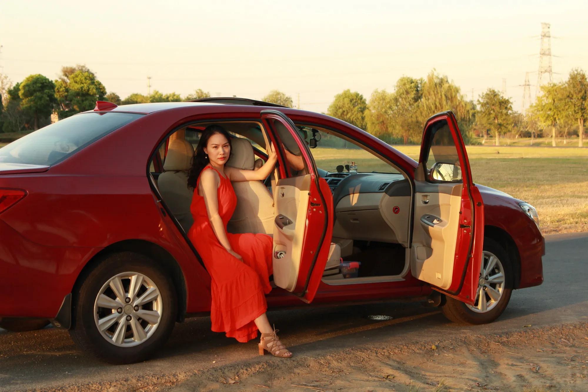 【国模】美心 香车美人野外露出1(9)