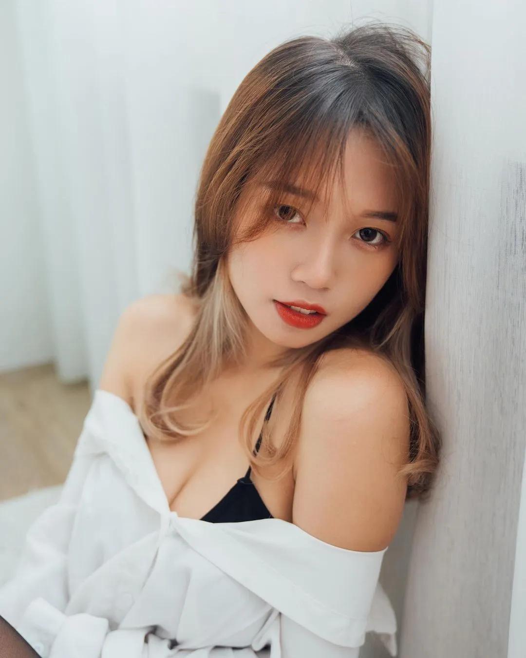 女神「阿思」有著养眼姣好身材.....美乳好吸睛(10)