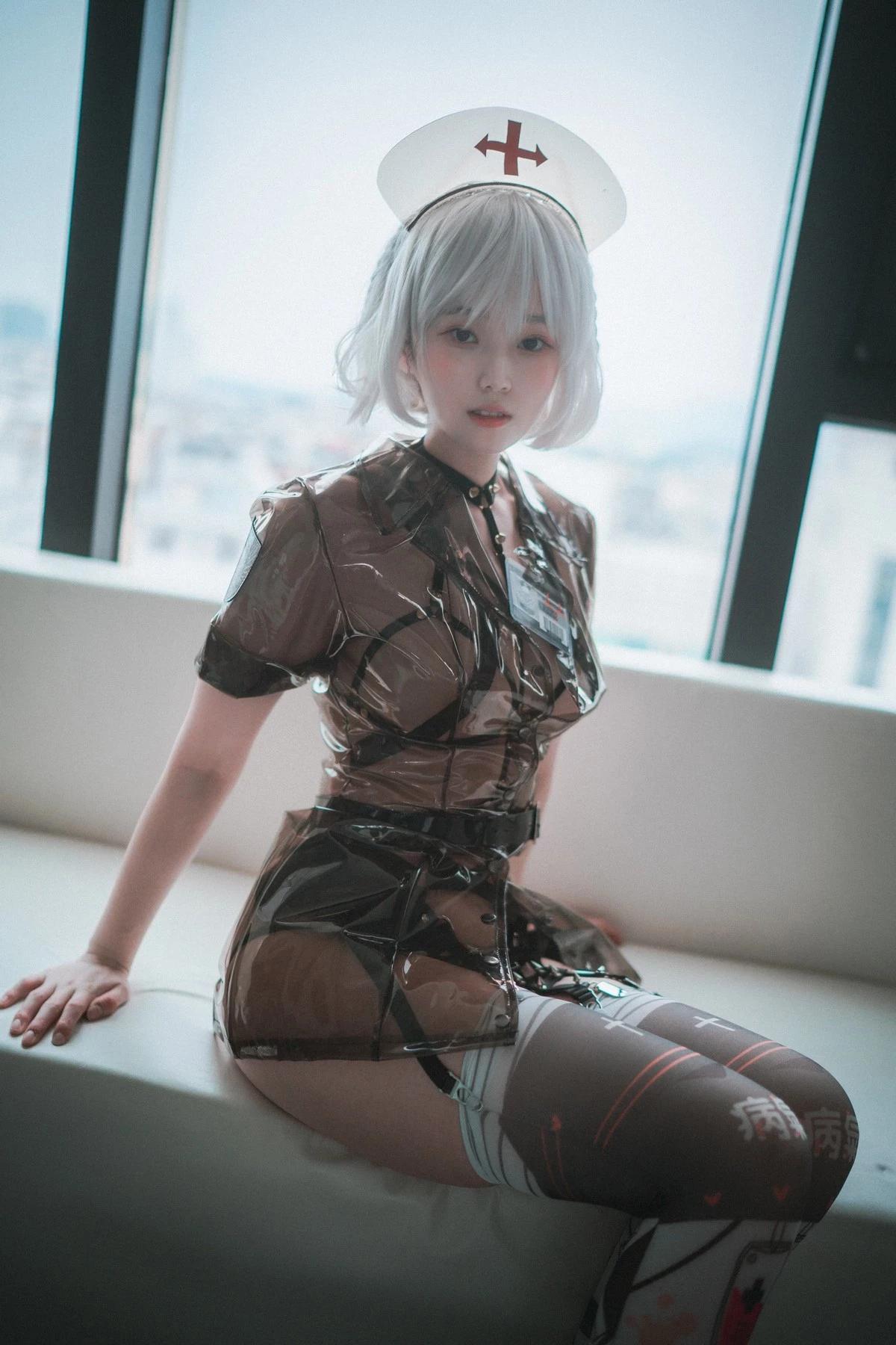 [DJAWA]No.115_模特Bambi_Nurse Nation主題性感薄透膠衣護士裝秀惹火身材誘惑寫真93P(13)