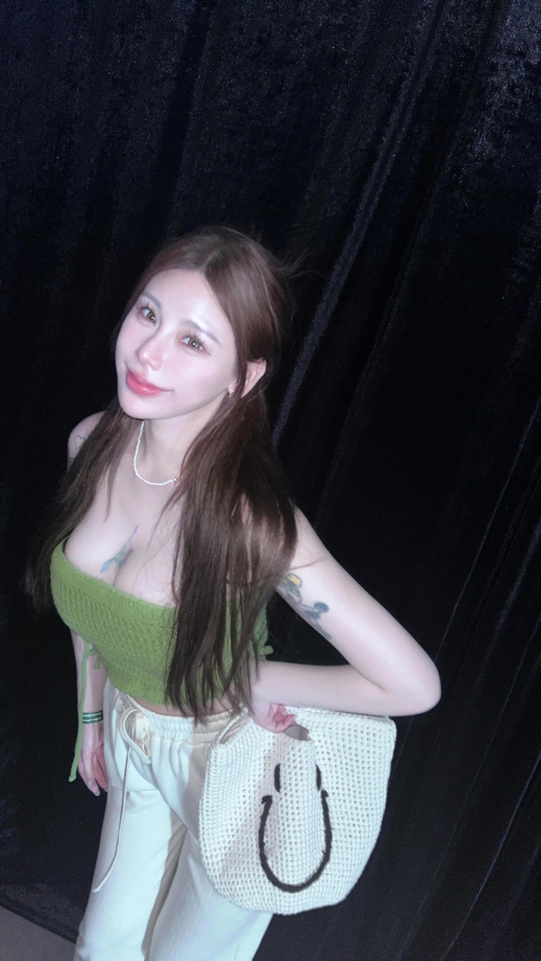 甜笑很可爱「婉莹」完美弧度使人融化！(9)