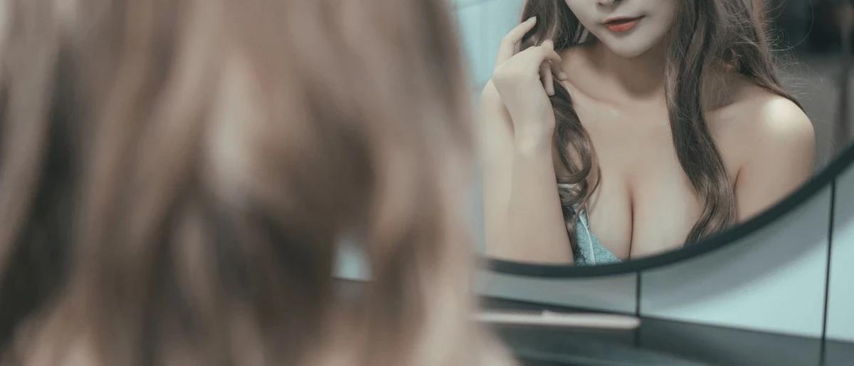 動漫博主蠢沫沫叫獸的惡作劇03主題戶外牛仔短褲+室內性感姐妹花撩人誘惑寫真77P(72)