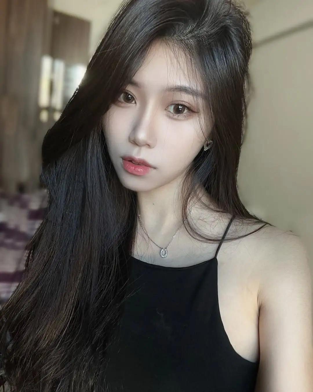 爆乳网红「琦」身材太火辣 展现诱人曲线(11)