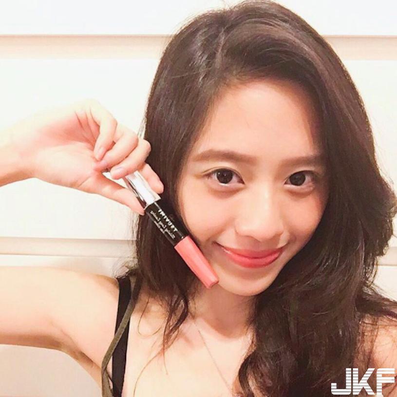 网推爆「复兴商工美术妹」让人找回恋爱的感觉！性感又有才华的台湾女大生怎么能错过...(19)