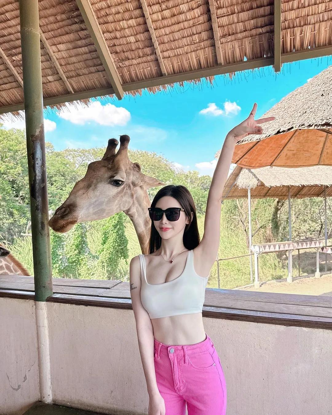 「枫枫」正面侧面都太火辣了 粉丝喊犯规(13)