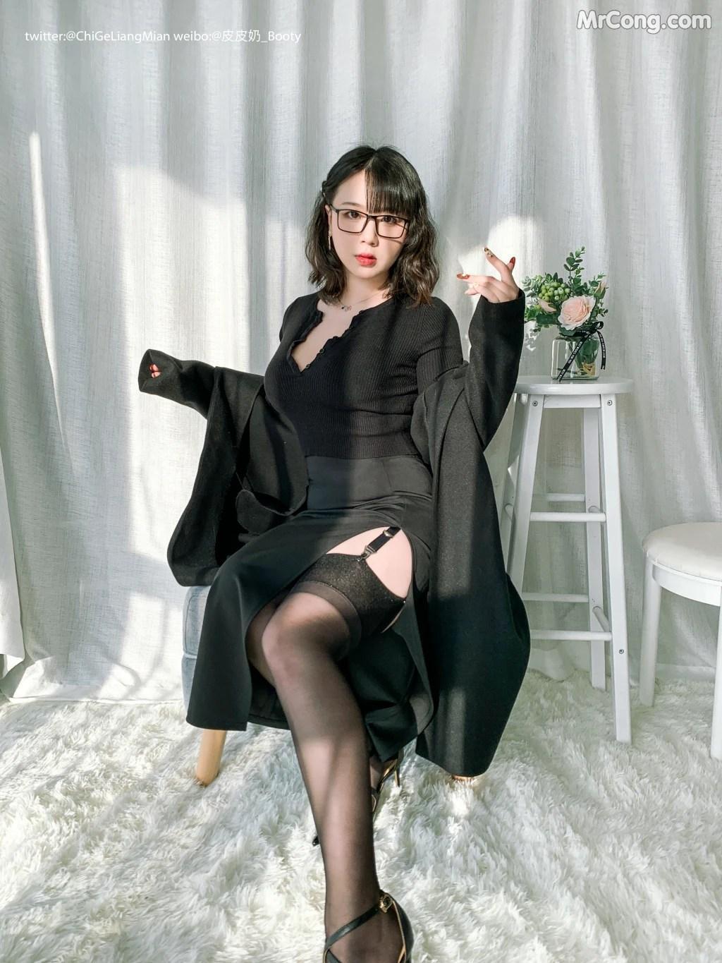 Coser@皮皮奶可可爱了啦: 黑色OL (120 photos)(13)