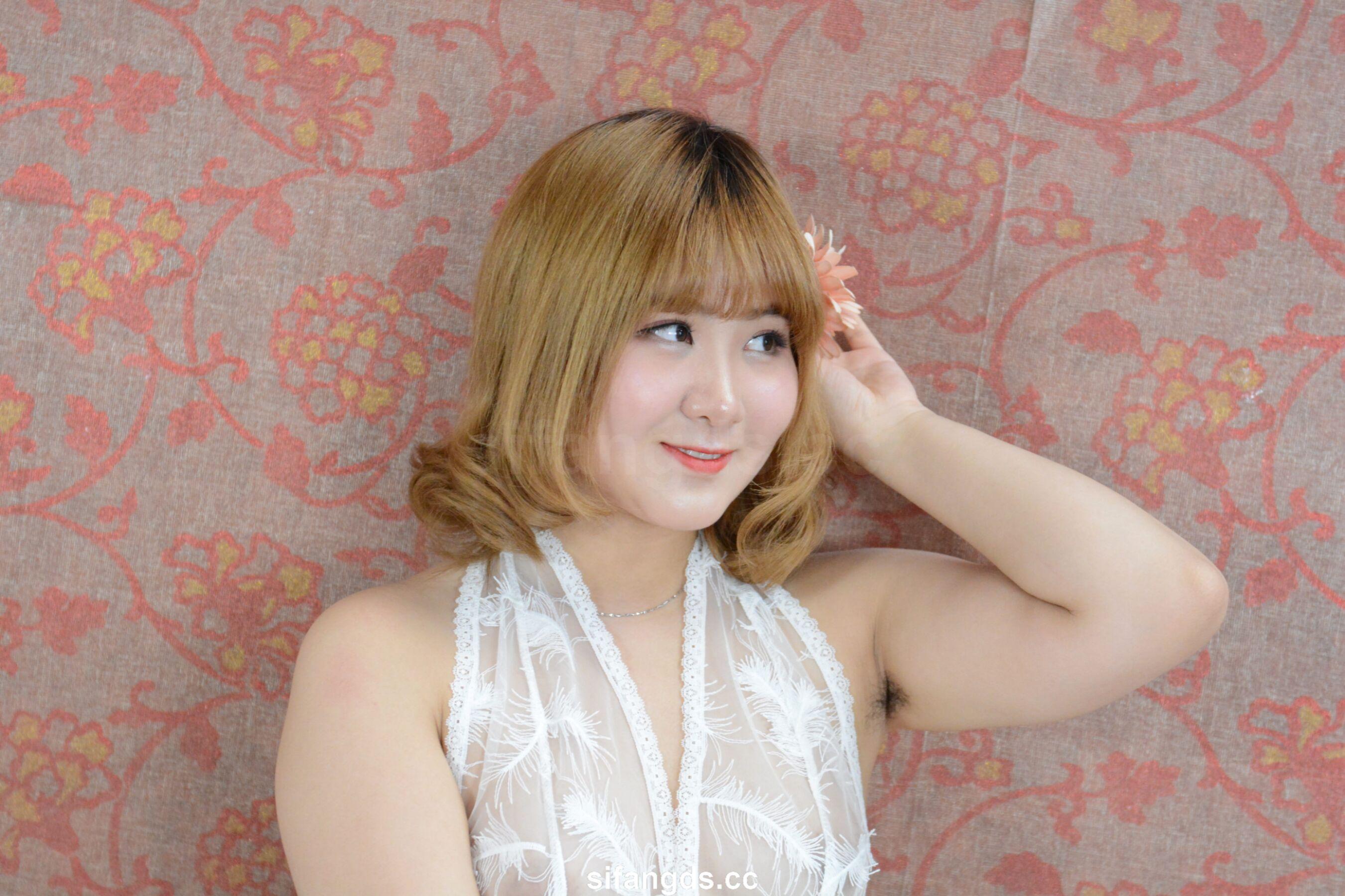 国模套图 国模小夜大尺度人体私拍套图(80)