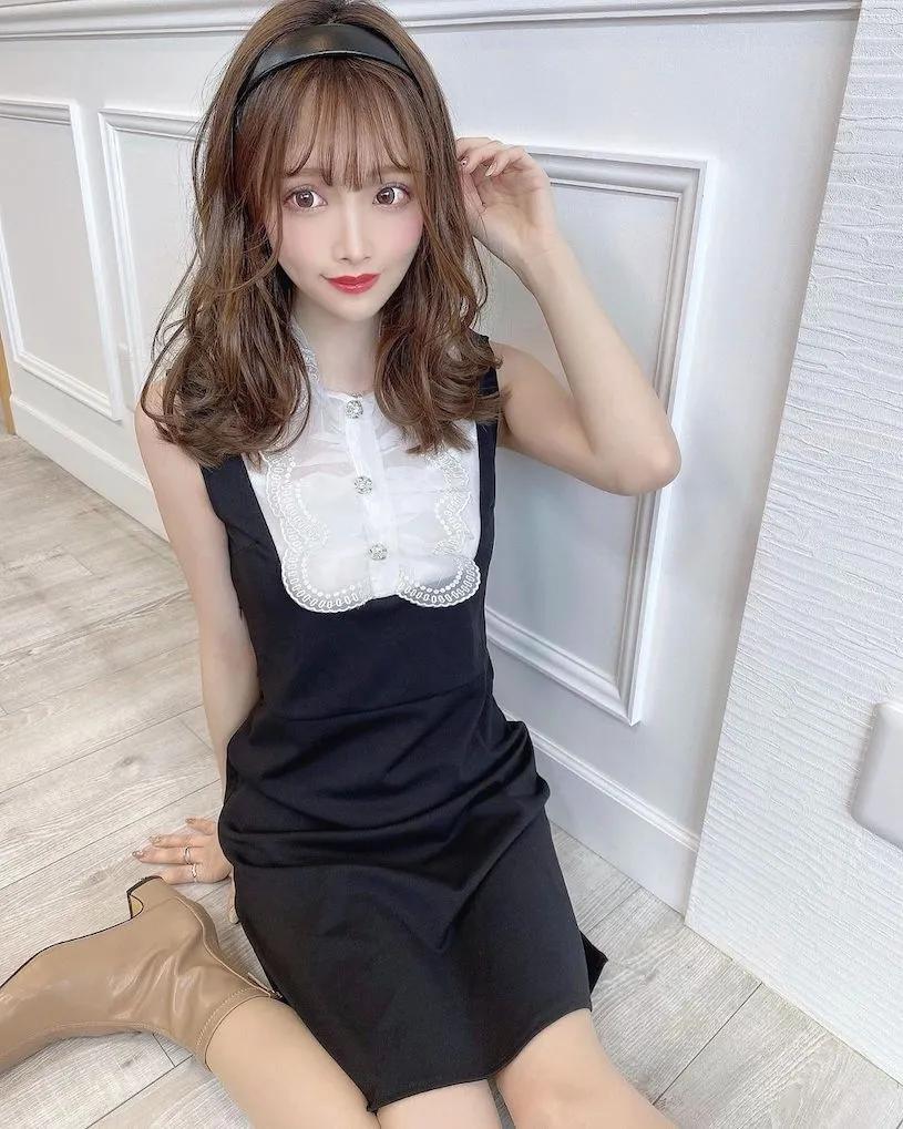 150小只马樱花妹「蓝色内衣太辣」，「性感香肩」露出魅力激增！-小湿妹图(8)