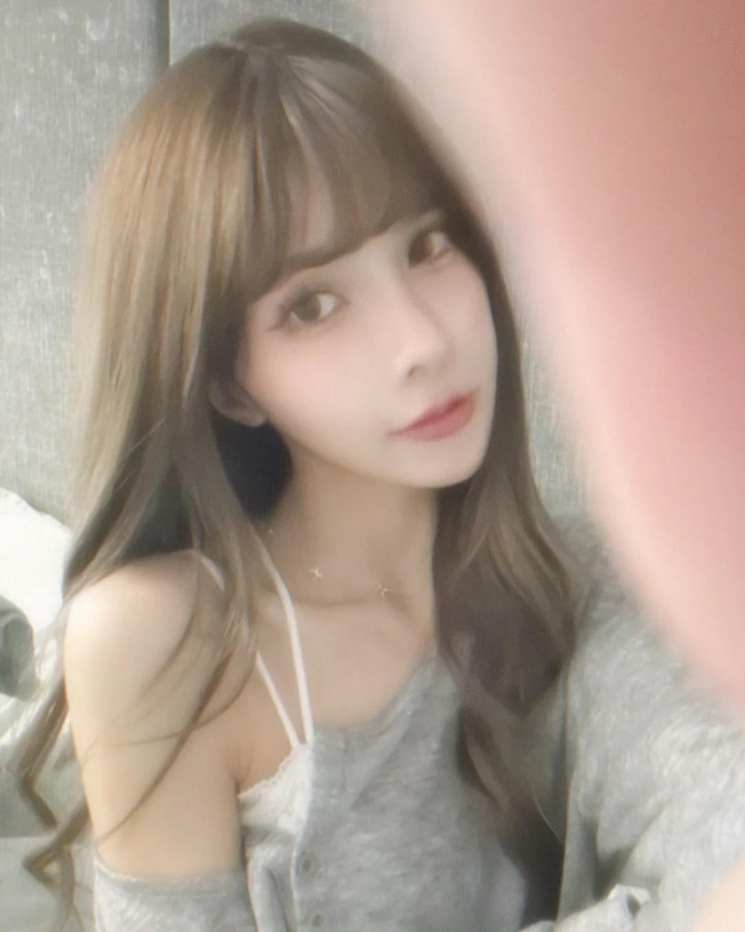 「Sheep_Yang」性感曲線惹火誘人！視角太逆天 (22P)(11)