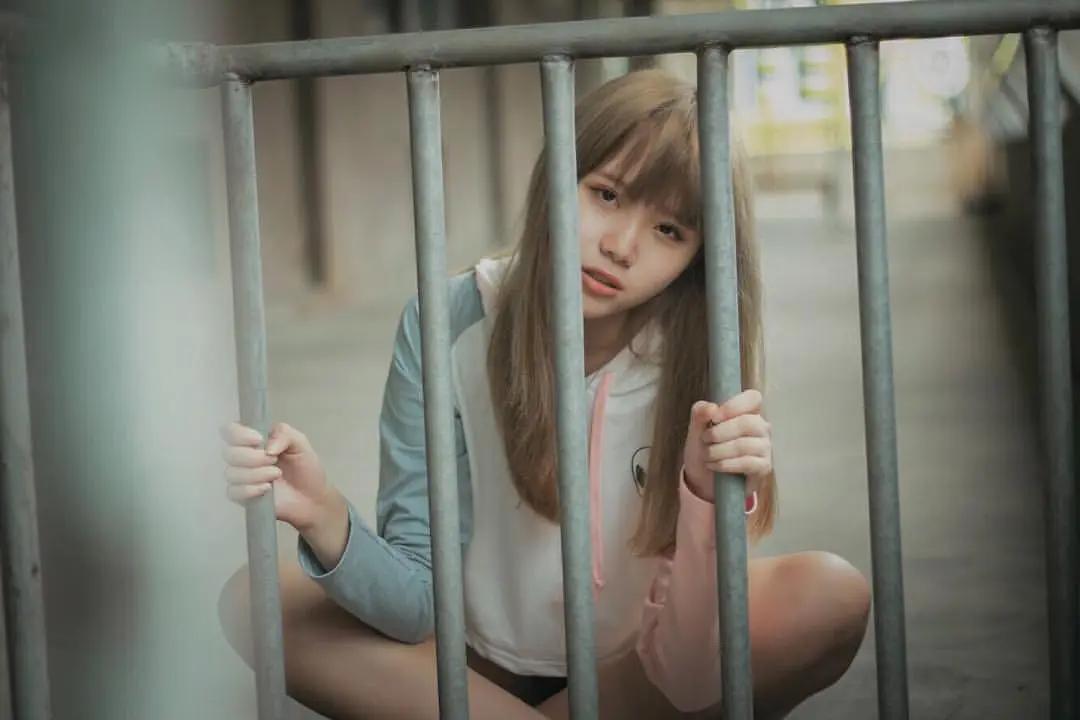 范宇Fan Yu无辜面貌勾人神情一秒就让你坠入情网